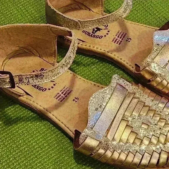 Rodeo Durango Women's Rose Gold flat with buckle strap sandals,  size 25 - Picture 7 of 14